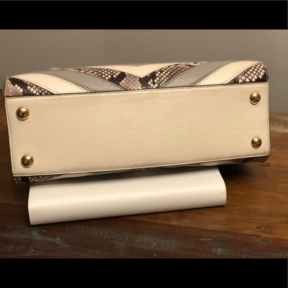 Micheal Kors Jet Set Addition Medium Satchel- used - Picture 8 of 8